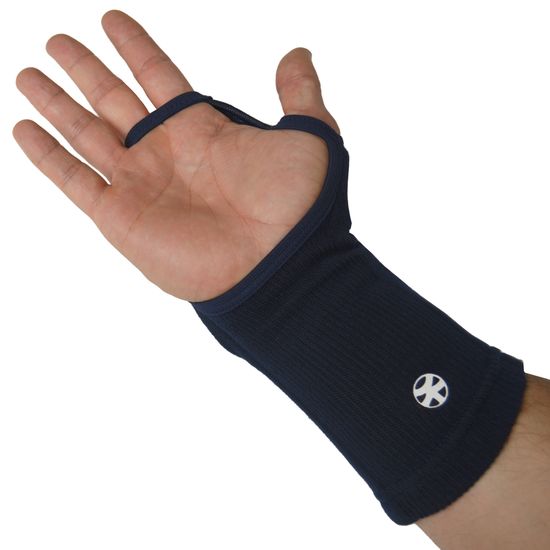 KP-12-L Kendo Wrist &amp; Hand Protector - In Use Reverse